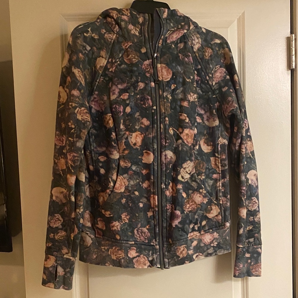 Lululemon Women’s Scuba Full-Zip Hoodie in Floral Print